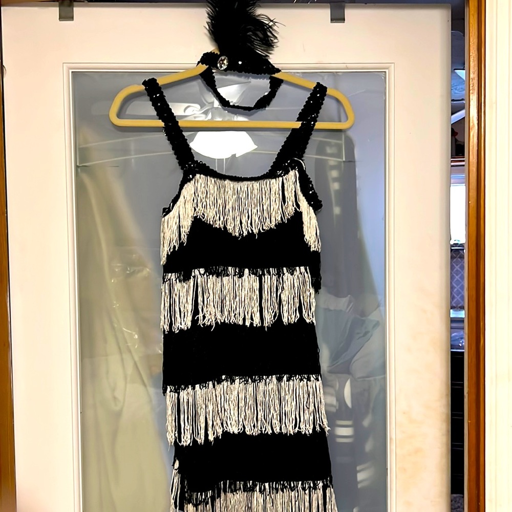 Flapper dress with feather headband